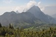 L'alta Val Fratta con il pascolo di Ramezza e il Monte San Mauro